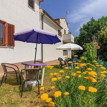 Apartments Pernar Porec Exterior photo
