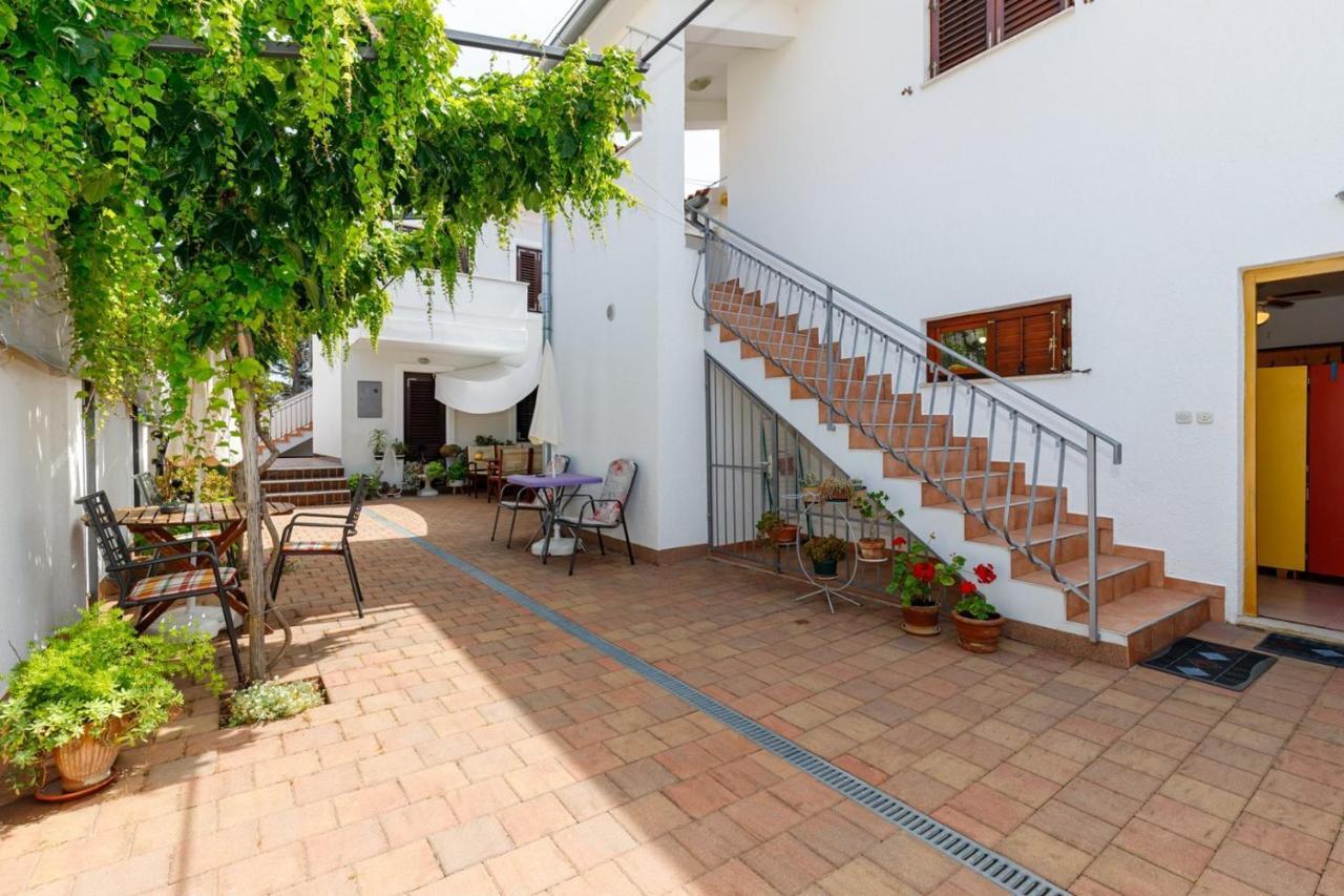 Apartments Pernar Porec Exterior photo